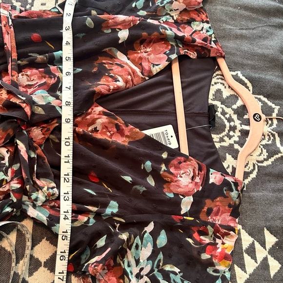 🆕 Swiss Dot Floral Grey Faux Wrap Dress 10 M L NWT Torrid 00 New! - Picture 9 of 12